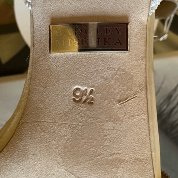 🌸BADGLEY MISCHKA🌸COLLECTION Roxy Sandal Ivory Satin size 9.5 - Picture 16 of 16